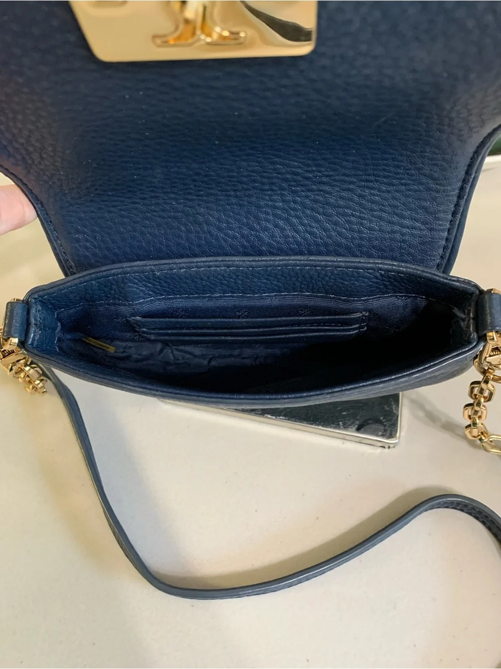 👜💕 Tory Burch Navy Leather Chain-Shoulder Crossbody Bag